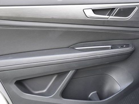 Used 2025 Volkswagen Atlas Cross Sport SE image 24