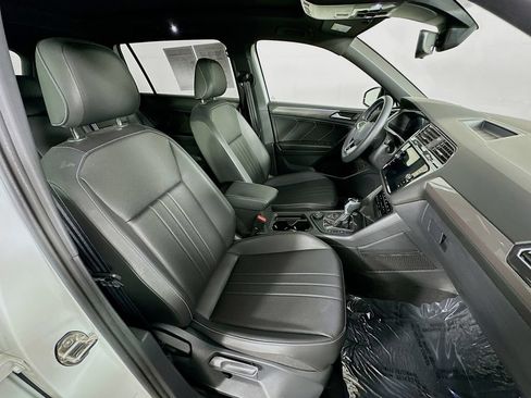 Used 2023 Volkswagen Tiguan SE R-Line AWD/4WD image 34