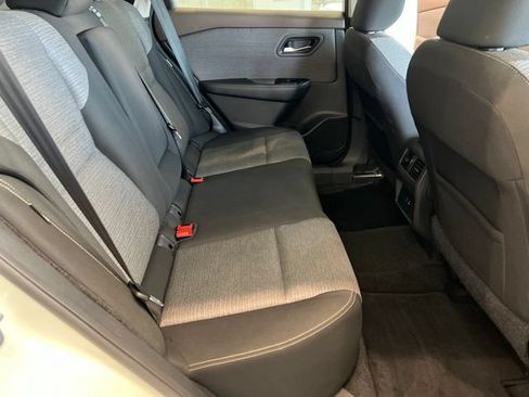 Used 2022 Nissan Rogue SV AWD/4WD image 19