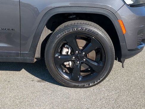 Used 2023 Jeep Grand Cherokee L Altitude image 11