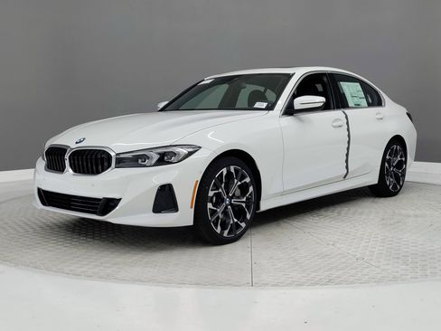 New 2026 BMW 330i Sedan w/ Convenience Package image 32