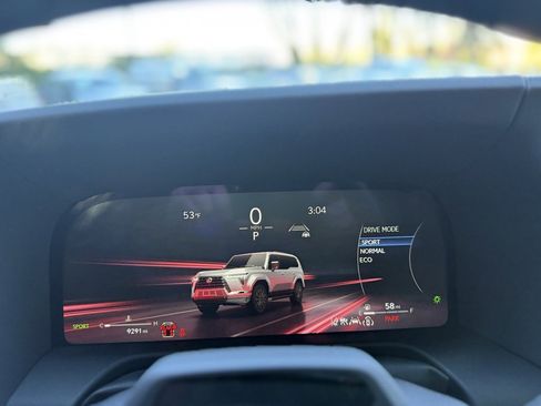 Used 2024 Lexus GX 550 image 37