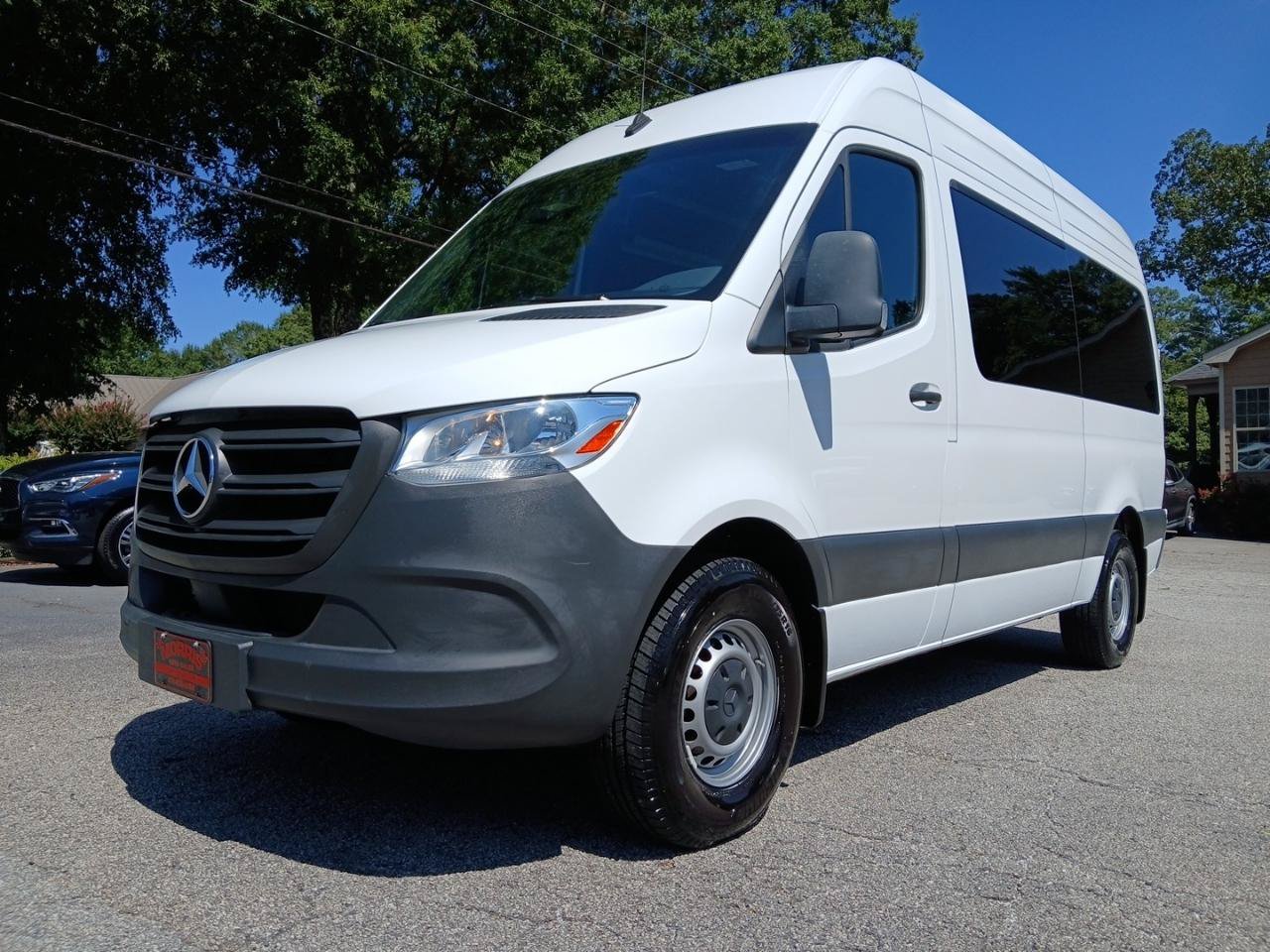 Used 2024 Mercedes-Benz Sprinter 2500 image 2