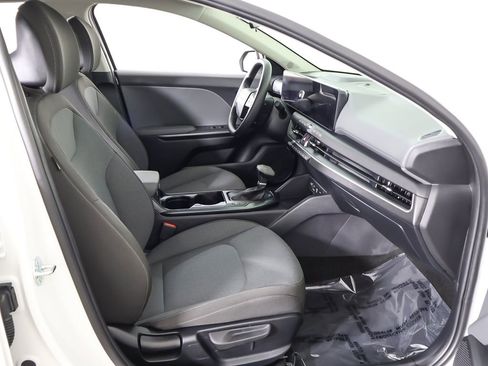 Used 2025 Kia K4 FWD image 30