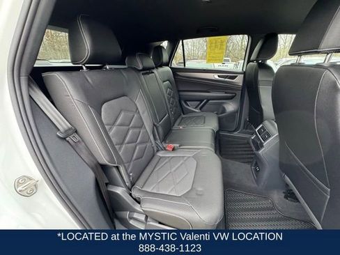 Certified 2025 Volkswagen Atlas Cross Sport SE w/ Black Wheel Package image 24