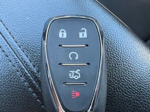 Used 2021 Chevrolet Malibu LT FWD image 38
