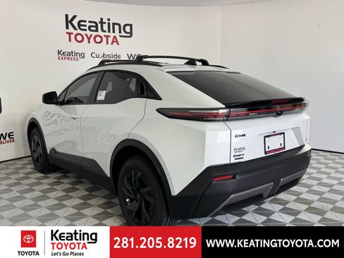 Used 2026 Toyota C-HR AWD/4WD image 10