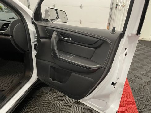 Used 2017 Chevrolet Traverse LT image 42