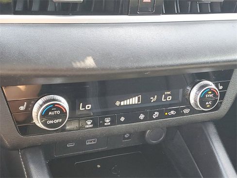 Used 2022 Mitsubishi Outlander SE image 20