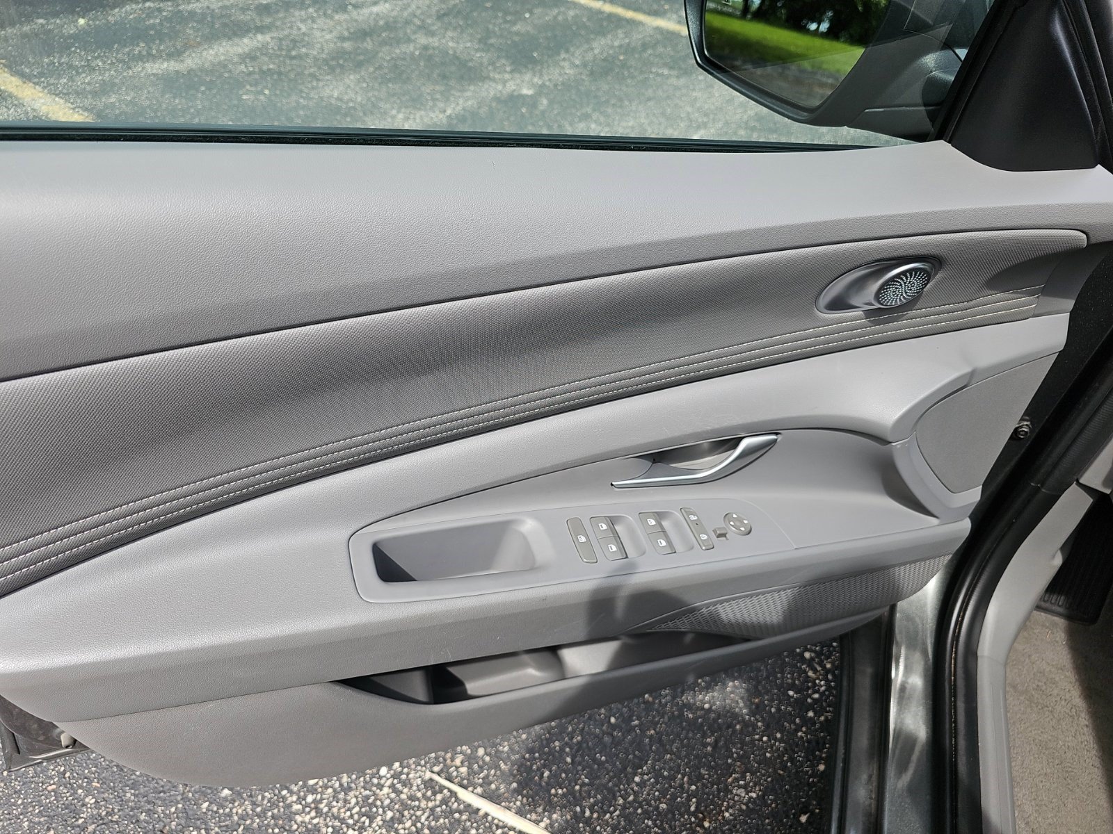 Used 2025 Hyundai Elantra SEL FWD image 19