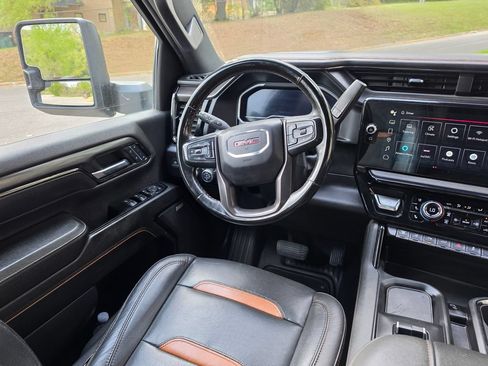 Used 2024 GMC Sierra 2500 AT4 w/ AT4 Preferred Package AWD/4WD image 11