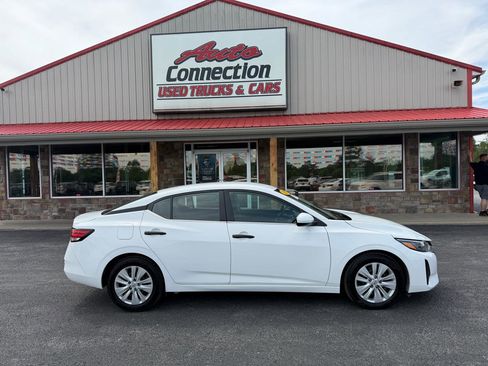 Used 2024 Nissan Sentra S FWD image 3