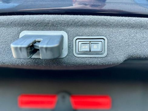 Used 2016 Audi A8 L 3.0T w/ Executive Package image 9