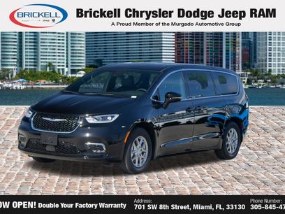New 2025 Chrysler Pacifica Select