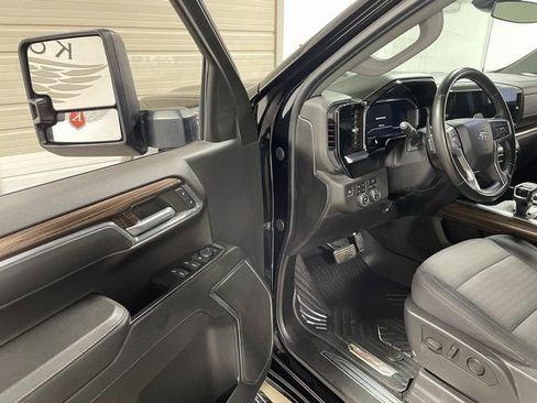 Used 2023 Chevrolet Silverado 1500 RST AWD/4WD image 10