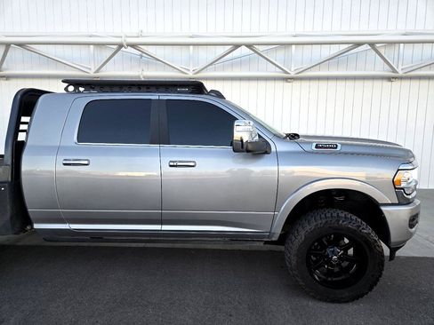 Used 2024 RAM 3500 Limited w/ Safety Group image 25