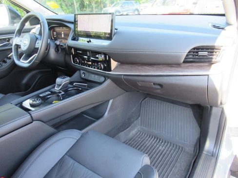 Used 2024 Nissan Rogue Platinum w/ Platinum Premium Package AWD/4WD image 11