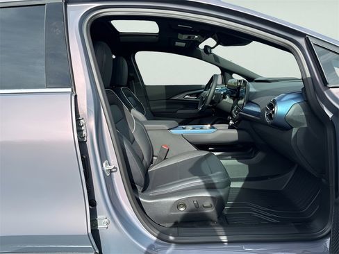 New 2026 Chevrolet Equinox EV LT image 10