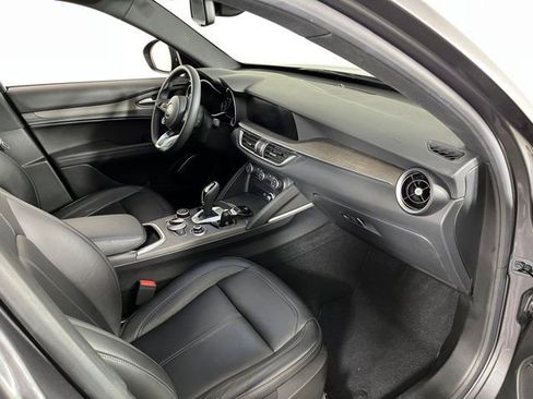 Used 2023 Alfa Romeo Stelvio Ti image 49