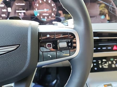 Certified 2026 Genesis GV70 2.5T Advanced AWD/4WD image 12