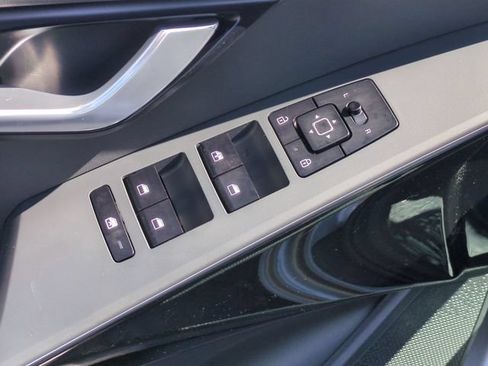 Certified 2024 Kia Niro Wind FWD image 13