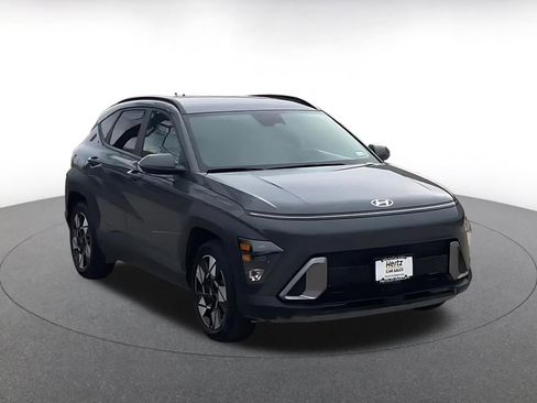 Used 2025 Hyundai Kona SEL image 2