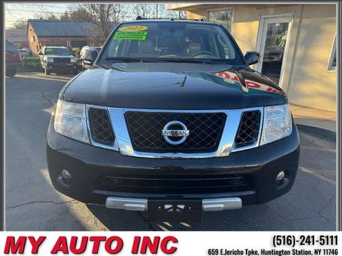 Used 2012 Nissan Pathfinder LE image 2