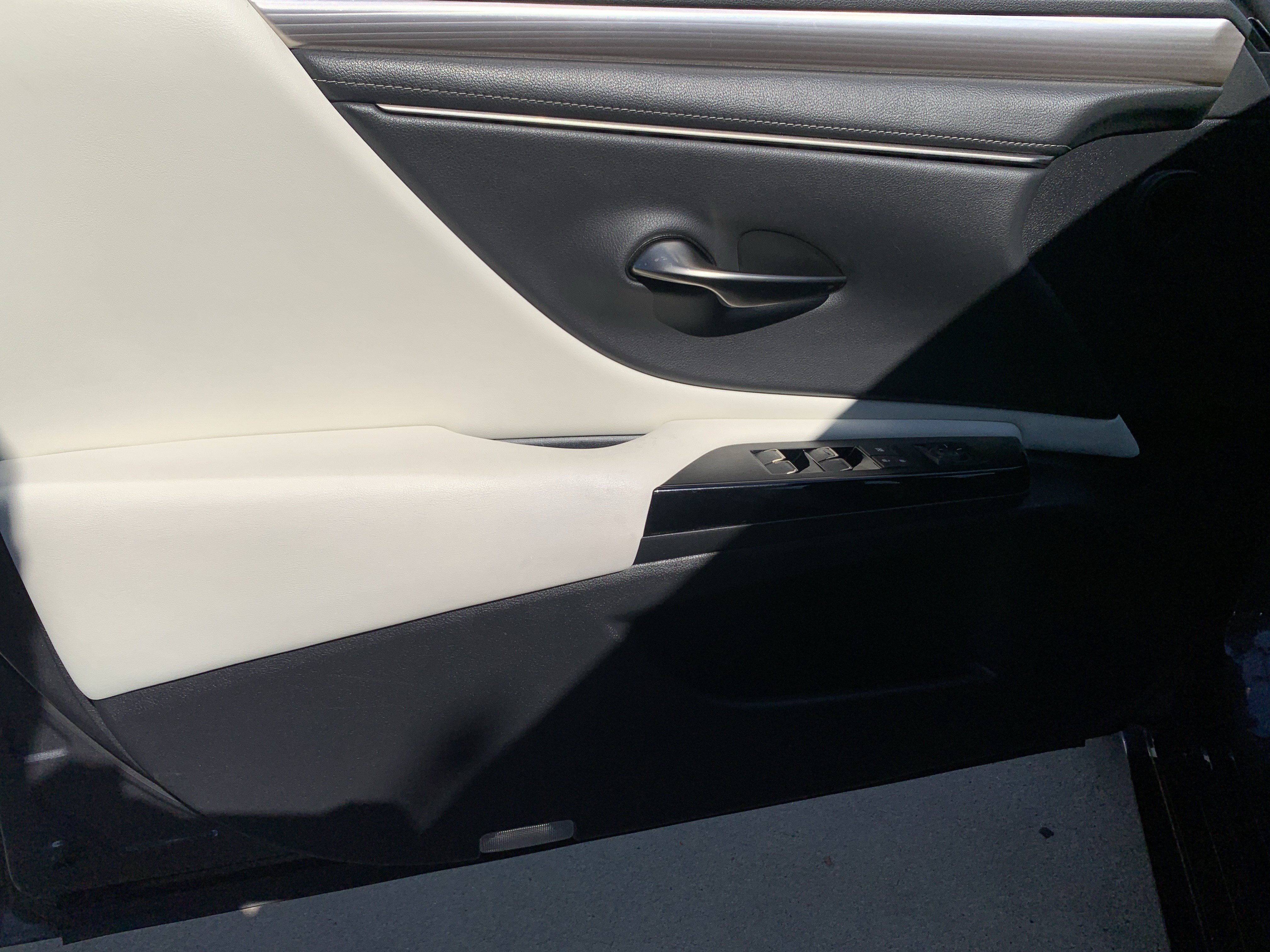 Used 2022 Lexus ES 300h F Sport w/ Accessory Package 2 FWD image 14