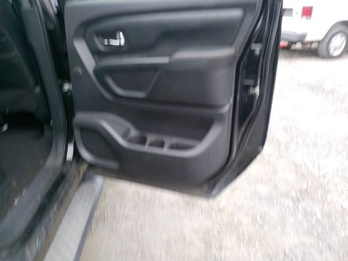 Used 2018 Nissan Titan SL w/ Midnight Edition image 20