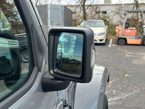 Used 2022 Jeep Wrangler Unlimited Sahara image 13