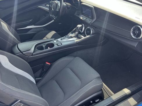 Used 2022 Chevrolet Camaro LT w/ RS Package image 9