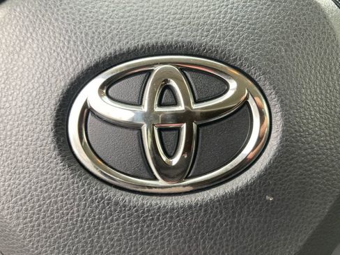 Used 2020 Toyota Corolla LE image 26