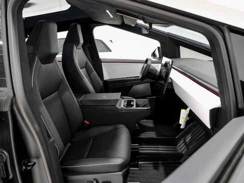 Used 2024 Tesla Cybertruck AWD Crew Cab image 29