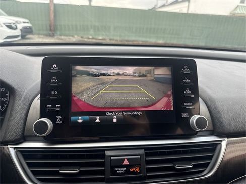 Used 2018 Honda Accord Sport image 17