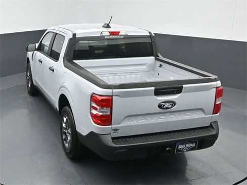 New 2025 Ford Maverick XLT image 13