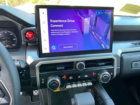 Used 2025 Toyota Tacoma TRD Sport w/ TRD Sport Upgrade Package image 16