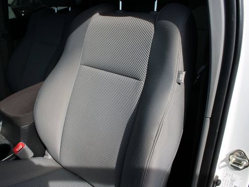 Used 2015 Toyota Tacoma 4x4 Double Cab w/ TRD Off-Road Package image 15
