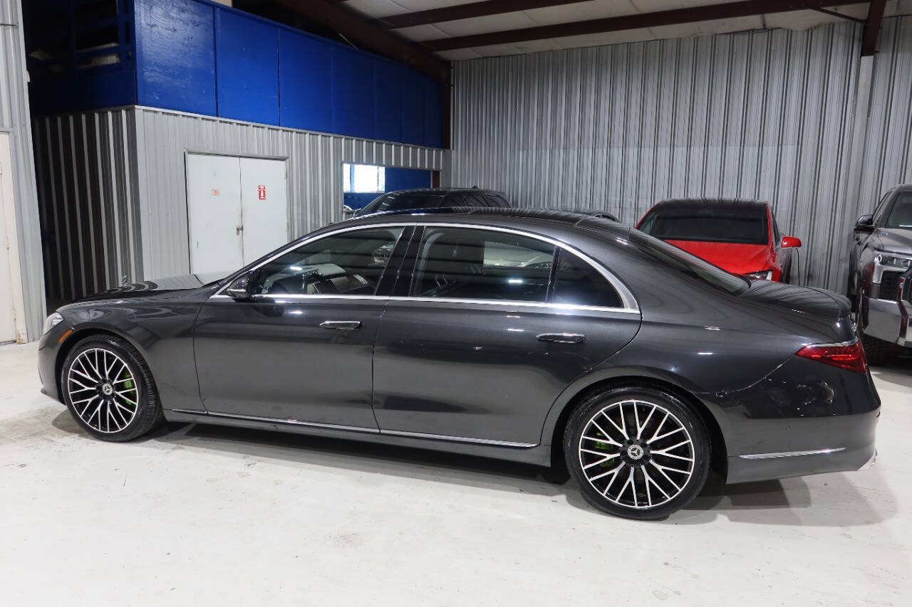 Used 2021 Mercedes-Benz S 580 4MATIC Sedan image 2