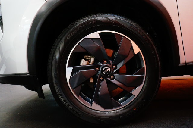 Certified 2025 Nissan Rogue SV AWD/4WD image 66