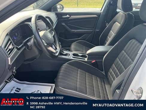 Used 2023 Volkswagen Jetta Sport image 23