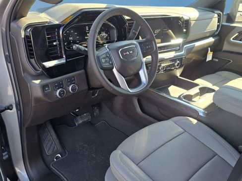 Used 2025 GMC Sierra 2500 SLT w/ SLT Convenience Package AWD/4WD image 15