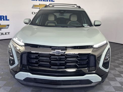 Used 2025 Chevrolet Equinox ACTIV AWD/4WD image 8