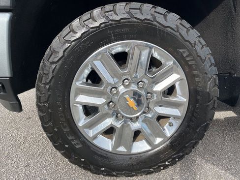 Used 2024 Chevrolet Silverado 3500 High Country w/ High Country Premium Package image 9