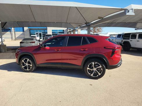 Used 2024 Chevrolet Trax RS w/ Driver Confidence Package image 3