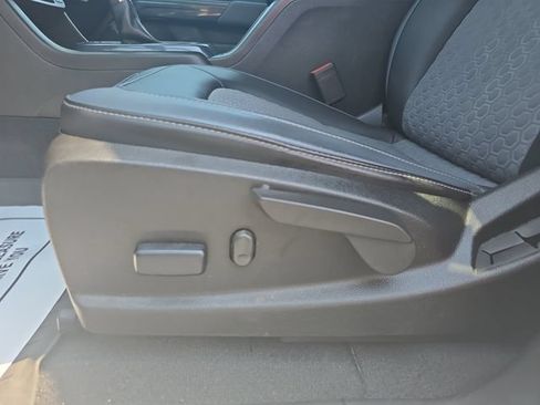 Used 2022 Chevrolet Colorado Z71 AWD/4WD image 28