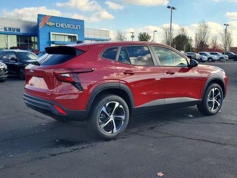 New 2026 Chevrolet Trax RS w/ Sunroof Package image 4