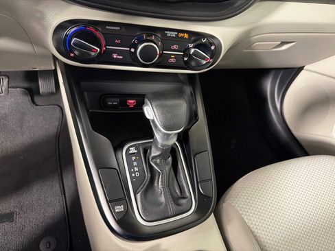 Used 2020 Kia Soul LX image 16