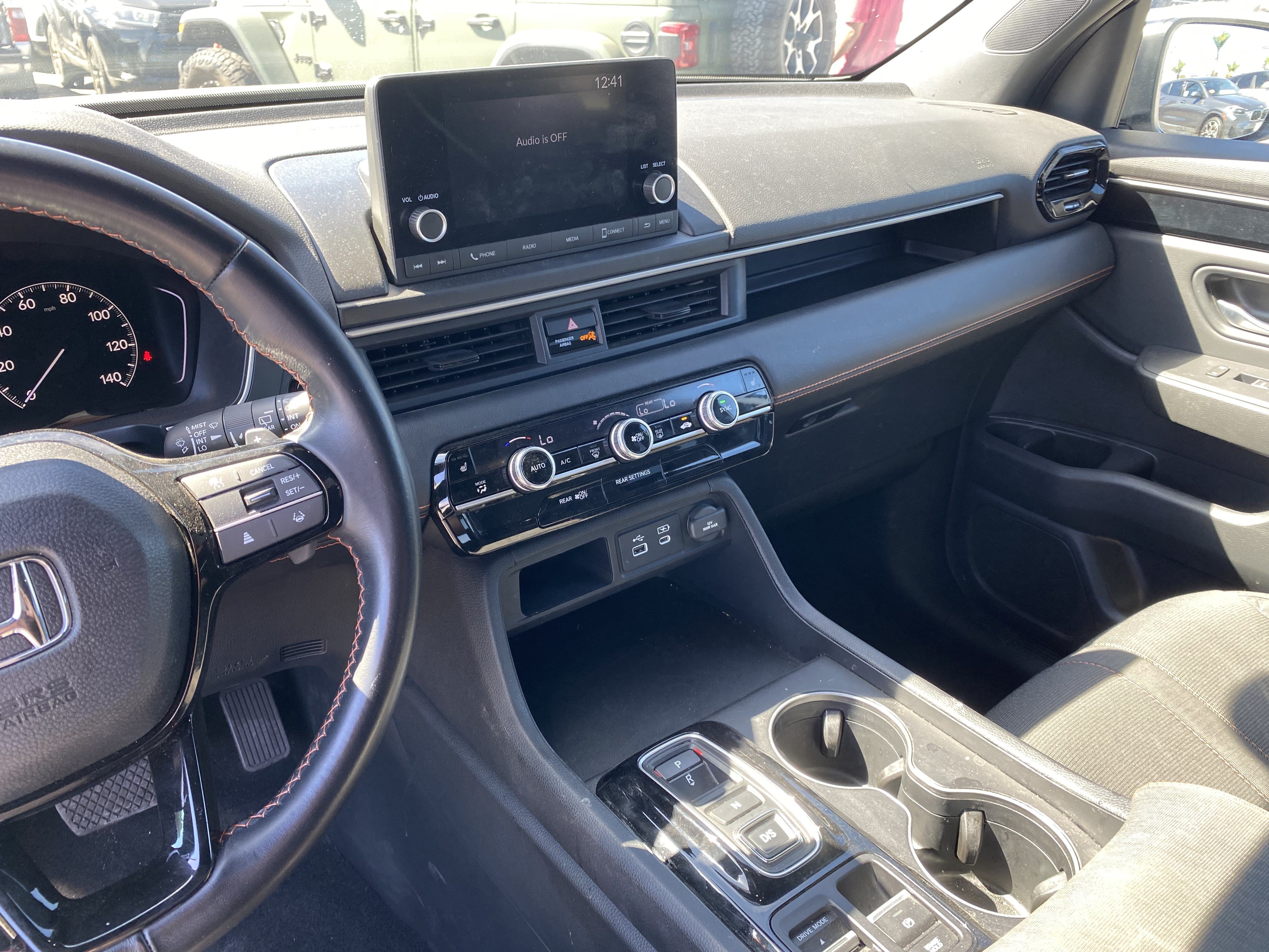 Used 2025 Honda Pilot Sport image 12
