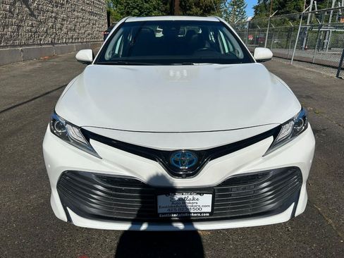 Used 2020 Toyota Camry XLE w/ Driver Assist Package FWD image 2