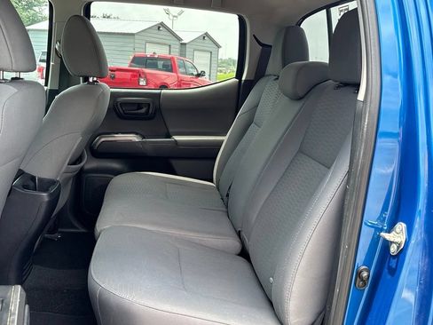Used 2017 Toyota Tacoma SR5 w/ Tow Package AWD/4WD image 8